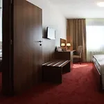 Saffron Hotel 4*