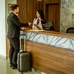Saffron Hotel 4*