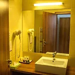 Saffron Hotel 4*