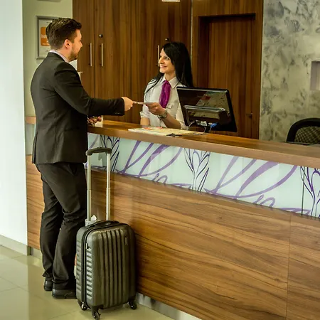 Saffron Hotel 4*
