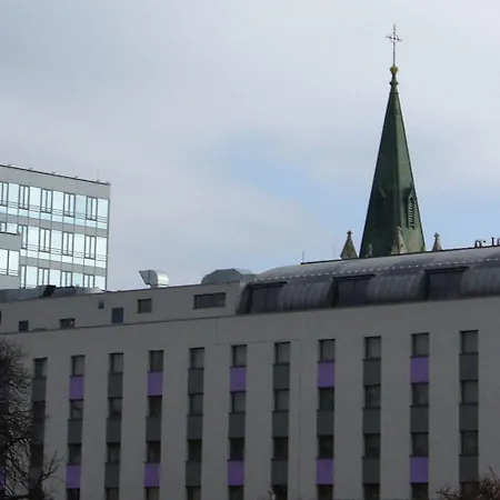 Saffron Hotel 4*