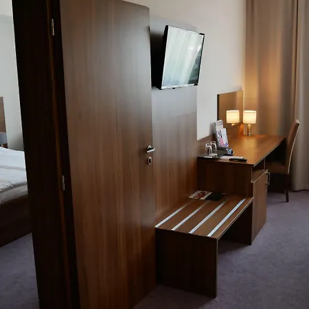 Saffron Hotel